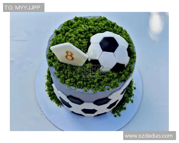 足球明星庆生时刻分享蜡烛许愿瞬间的温馨与感动